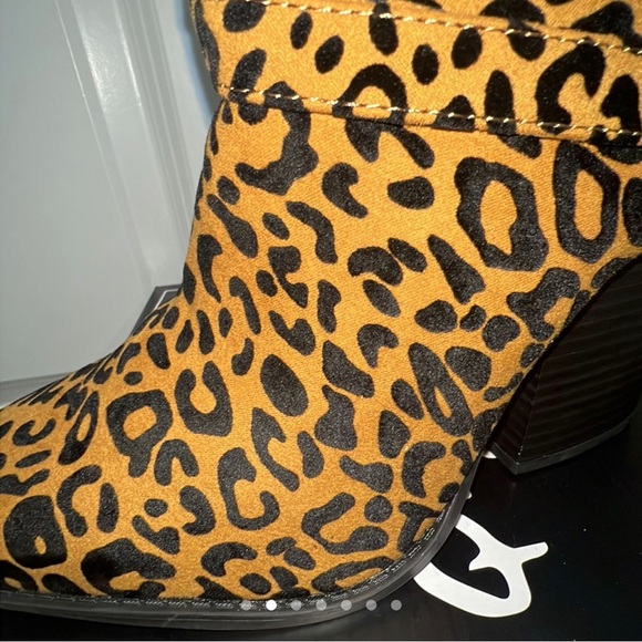 Cheetah Print Booties - Picture 4 of 7